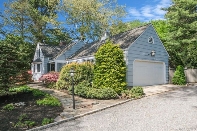 194 Huntington Bay Road, Huntington, NY 11743