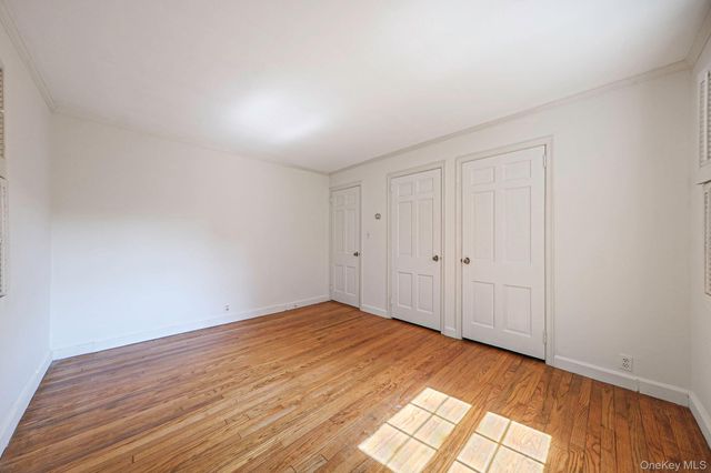 194 Huntington Bay Road, Huntington, NY 11743