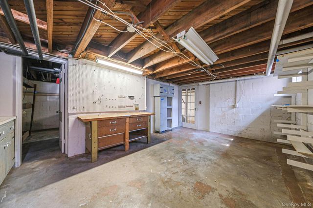194 Huntington Bay Road, Huntington, NY 11743