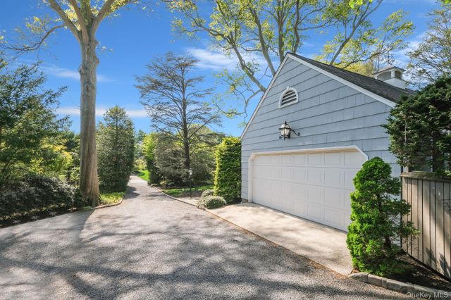 194 Huntington Bay Road, Huntington, NY 11743