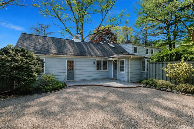 194 Huntington Bay Road, Huntington, NY 11743