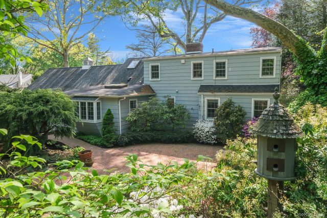194 Huntington Bay Road, Huntington, NY 11743