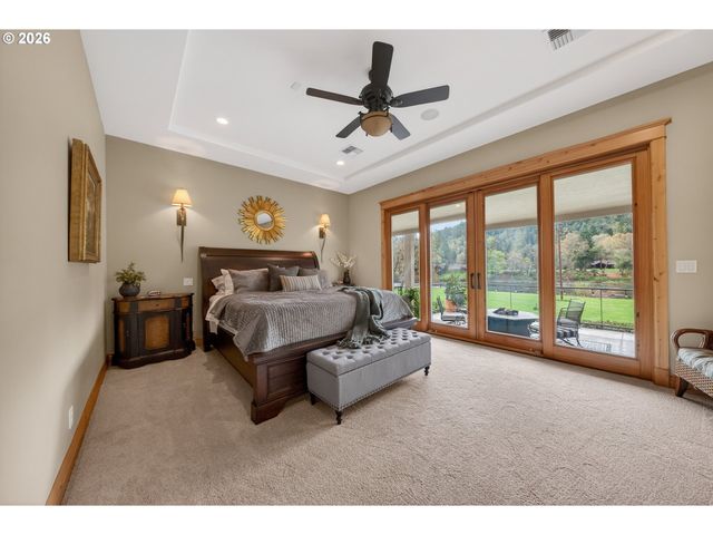 130 STENGAR Ln, Roseburg, OR 97471