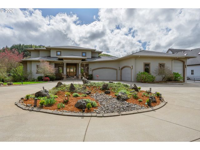 130 STENGAR Ln, Roseburg, OR 97471