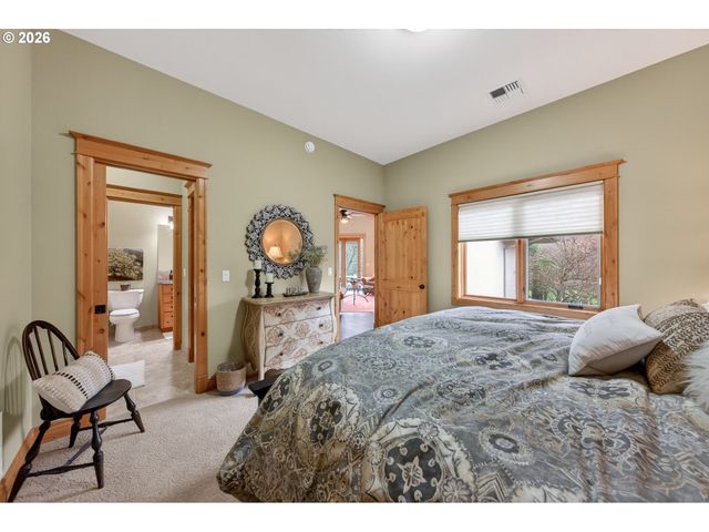 130 STENGAR Ln, Roseburg, OR 97471