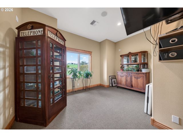 130 STENGAR Ln, Roseburg, OR 97471