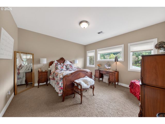 130 STENGAR Ln, Roseburg, OR 97471