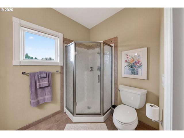 130 STENGAR Ln, Roseburg, OR 97471