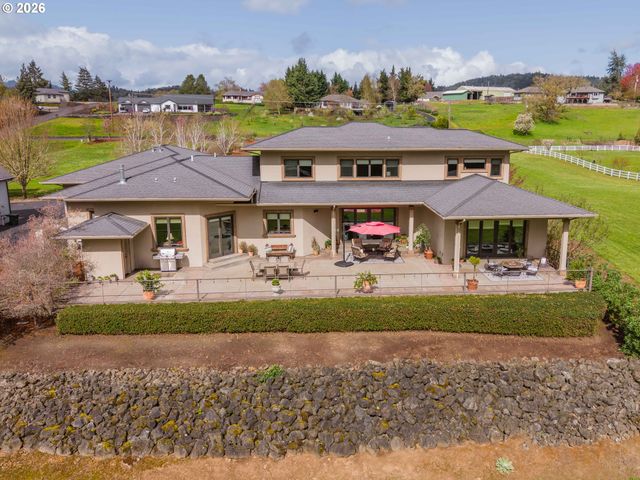 130 STENGAR Ln, Roseburg, OR 97471