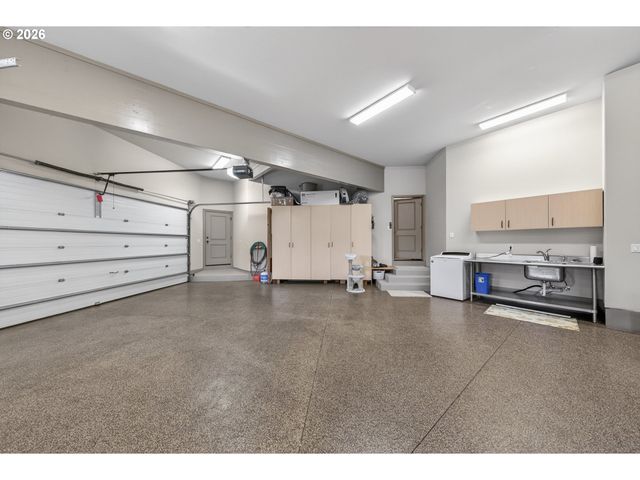 130 STENGAR Ln, Roseburg, OR 97471