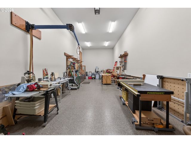 130 STENGAR Ln, Roseburg, OR 97471