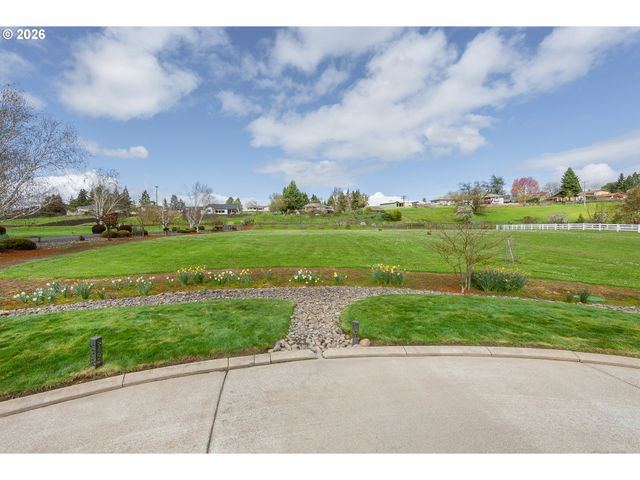 130 STENGAR Ln, Roseburg, OR 97471