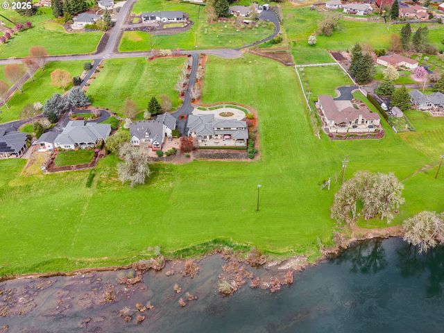 130 STENGAR Ln, Roseburg, OR 97471