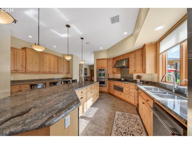 130 STENGAR Ln, Roseburg, OR 97471