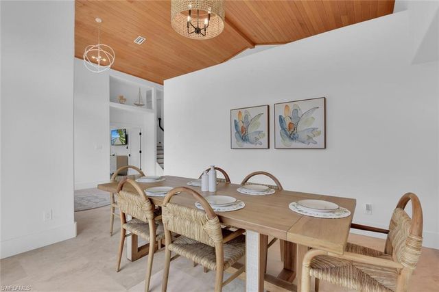 215 Mooring Line DR, Naples, FL 34102
