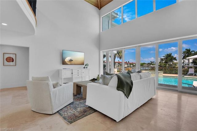 215 Mooring Line DR, Naples, FL 34102