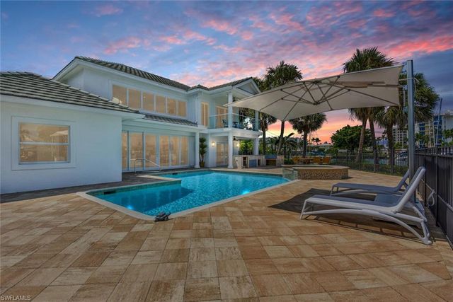 215 Mooring Line DR, Naples, FL 34102