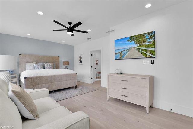 215 Mooring Line DR, Naples, FL 34102