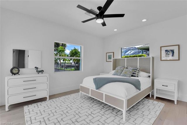 215 Mooring Line DR, Naples, FL 34102