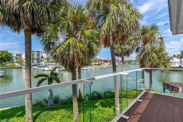 215 Mooring Line DR, Naples, FL 34102