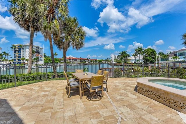 215 Mooring Line DR, Naples, FL 34102