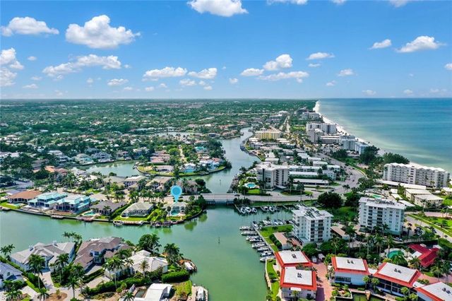 215 Mooring Line DR, Naples, FL 34102