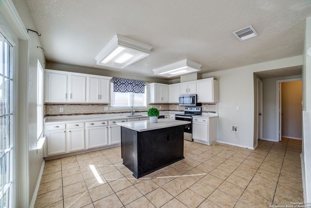 9114 BLAZER PL, San Antonio, TX 78245