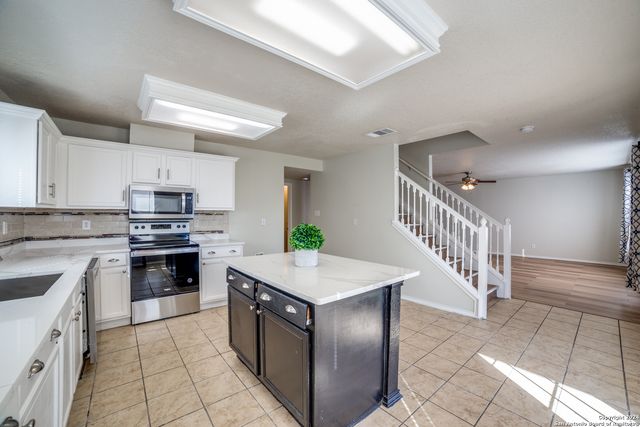 9114 BLAZER PL, San Antonio, TX 78245