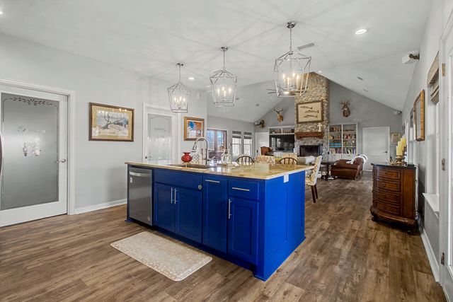9748 County Road 1200, Athens, TX 75751
