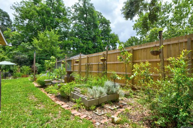 133 Saint Rose Avenue, Baton Rouge, LA 70806
