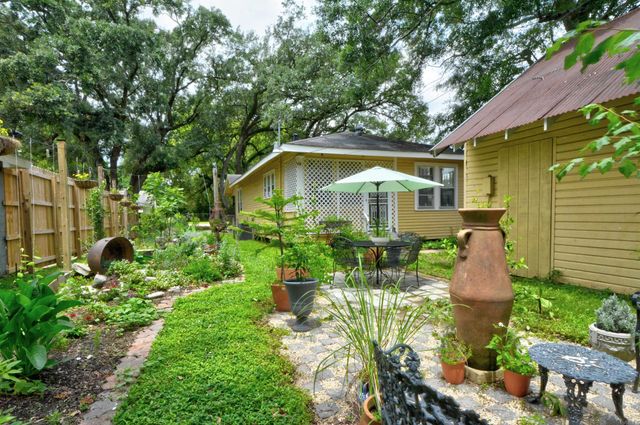 133 Saint Rose Avenue, Baton Rouge, LA 70806