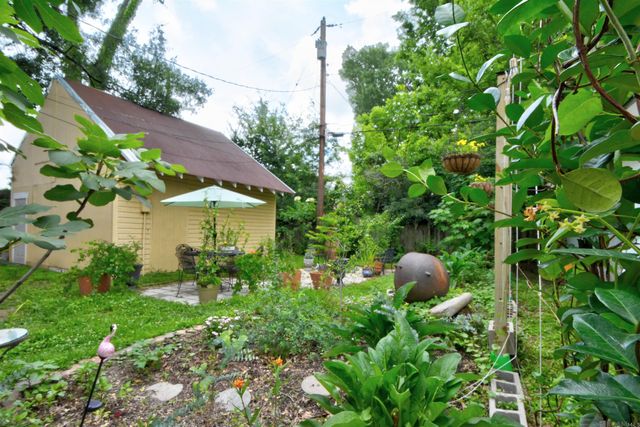 133 Saint Rose Avenue, Baton Rouge, LA 70806