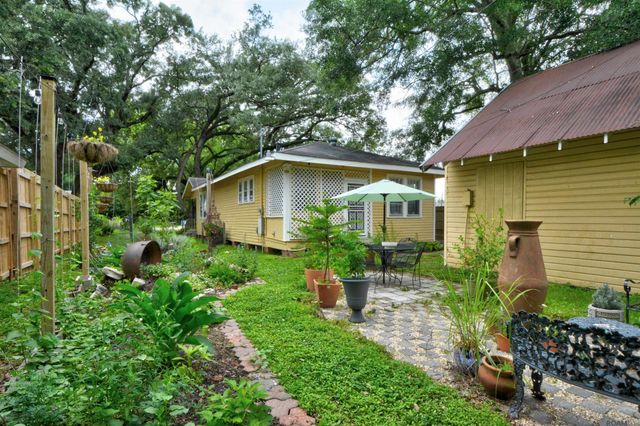 133 Saint Rose Avenue, Baton Rouge, LA 70806