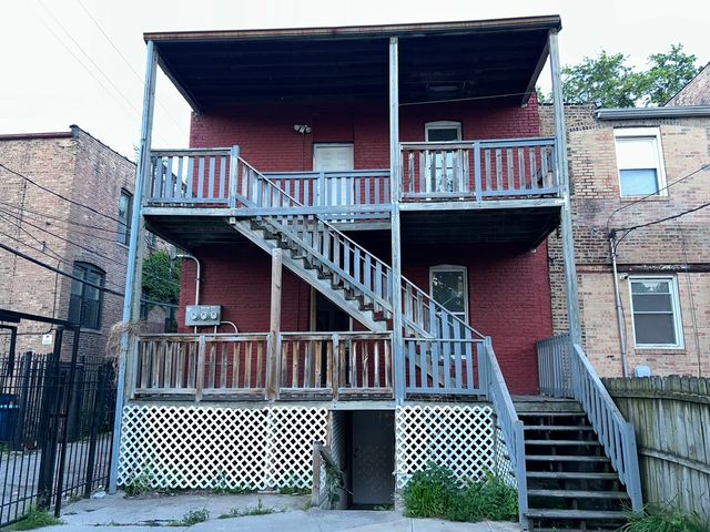 6018 S Eberhart Avenue, Chicago, IL 60637