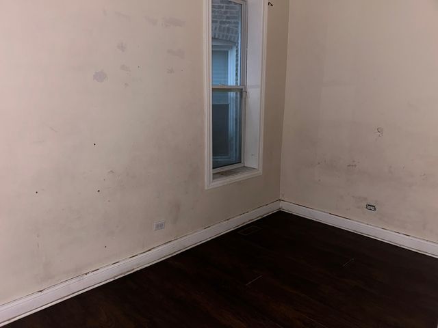6018 S Eberhart Avenue, Chicago, IL 60637
