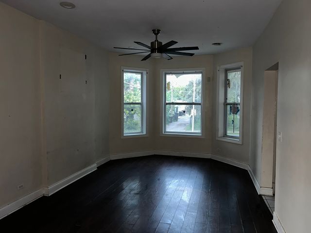 6018 S Eberhart Avenue, Chicago, IL 60637