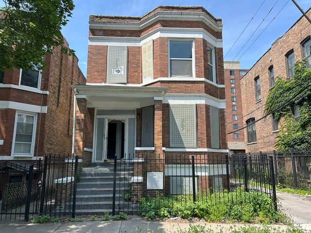6018 S Eberhart Avenue, Chicago, IL 60637