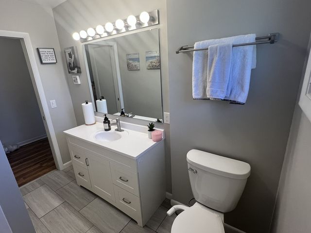 1431 E Emmerson Lane, Mount Prospect, IL 60056
