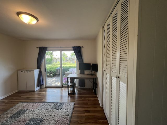 1431 E Emmerson Lane, Mount Prospect, IL 60056