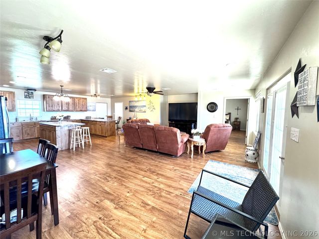 114537 Spring Creek Road, Eufaula, OK 74432