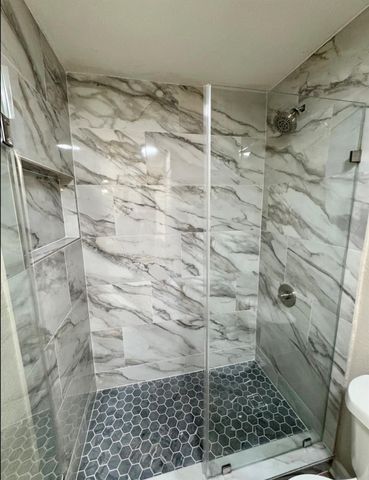 820 S Blanco ST B, Lockhart, TX 78644