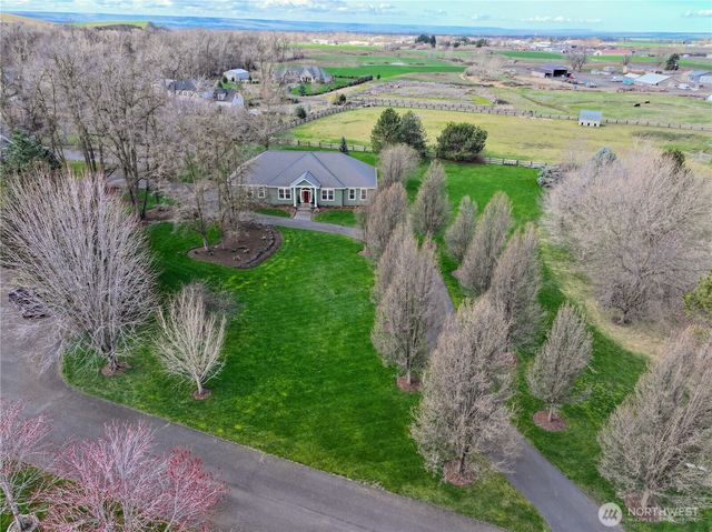 236 Looking Glass Road, Walla Walla, WA 99362