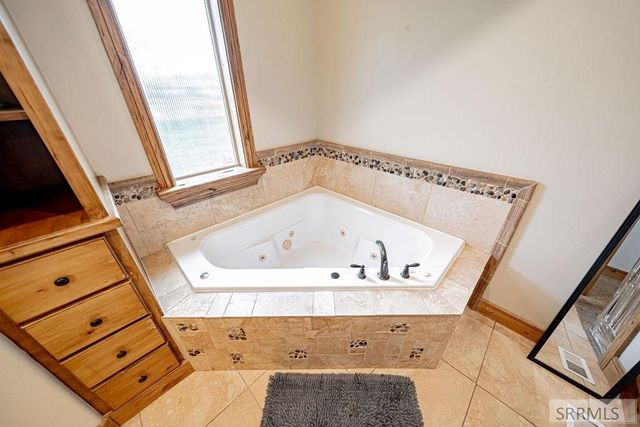 2424 E Timberview Circle, Idaho Falls, ID 83401