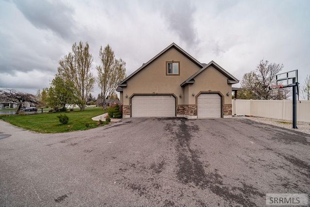 2424 E Timberview Circle, Idaho Falls, ID 83401