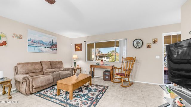 637 S COPPER Drive, Apache Junction, AZ 85120