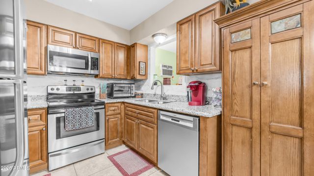 637 S COPPER Drive, Apache Junction, AZ 85120