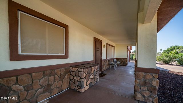 637 S COPPER Drive, Apache Junction, AZ 85120
