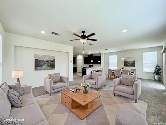 401 Ruby Ritz, Universal City, TX 78148