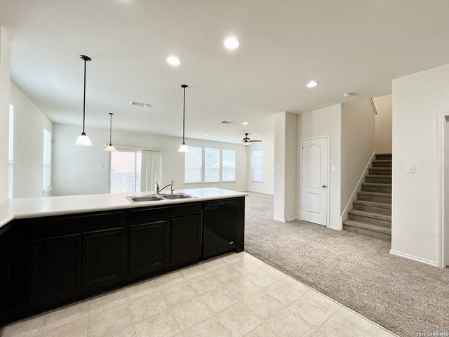 401 Ruby Ritz, Universal City, TX 78148