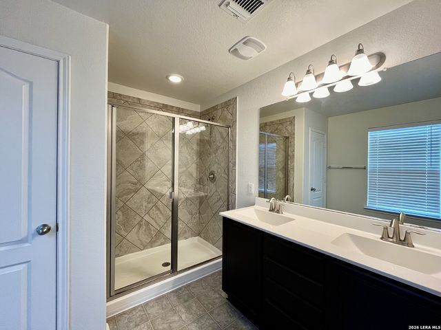 401 Ruby Ritz, Universal City, TX 78148